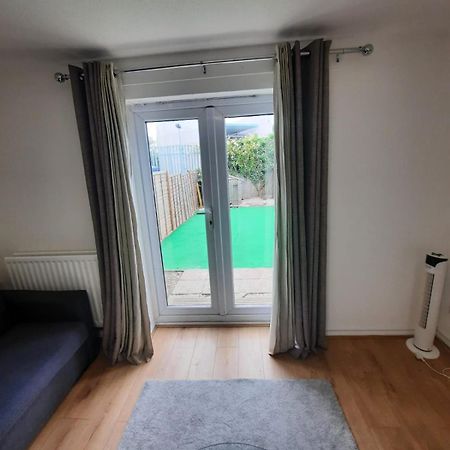Two Bedroom Luxury House Thamesmead  Zewnętrze zdjęcie