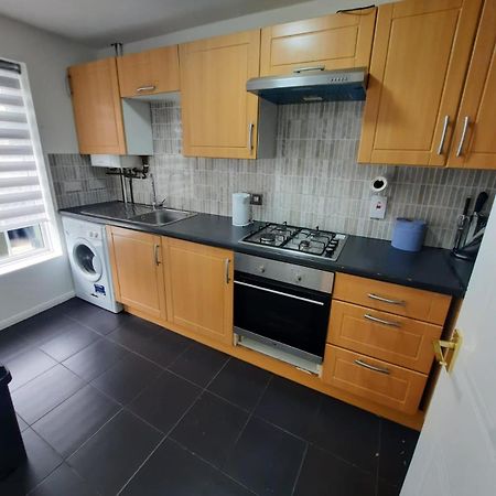 Two Bedroom Luxury House Thamesmead  Zewnętrze zdjęcie